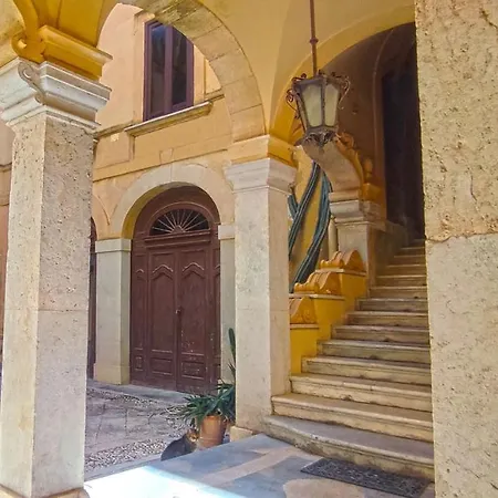 Palazzo Ferro - Historic Centre - Apartment