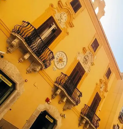 Palazzo Ferro - Historic Centre - *